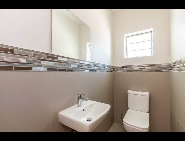 4 BEDROOM FREEHOLD RENTED IN GALLO MANOR